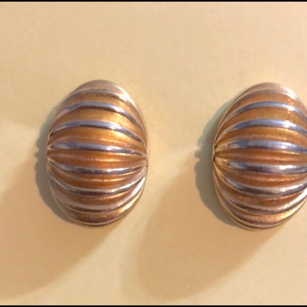 3 pair Earrings - Picture 4 of 9